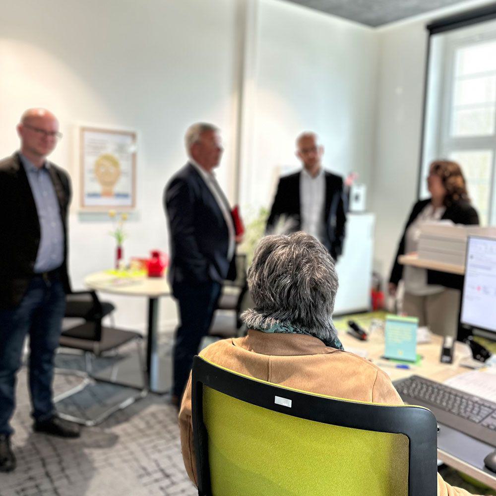  Besuch und Austausch im Büro des AWO Kreisverbands Herford